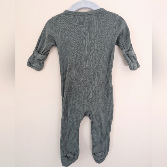 Kate Quinn | Olive 6-9 month onesie - Picture 3 of 4